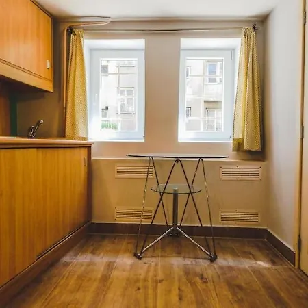 Center 1 Apartment *